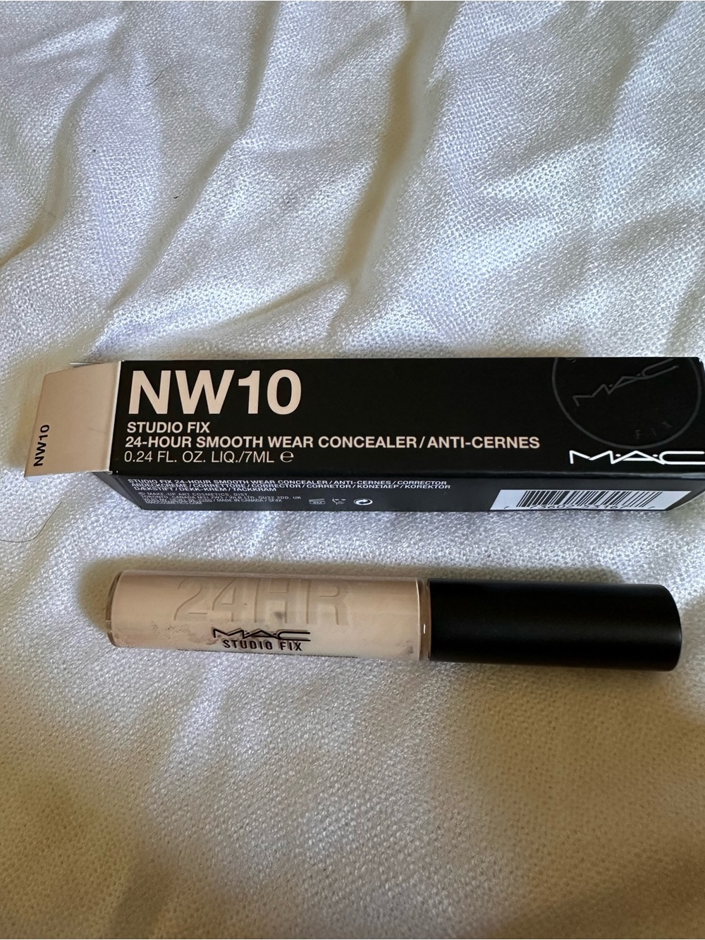 MAC Studio Fix 24 Hour smooth wear concealer NW10